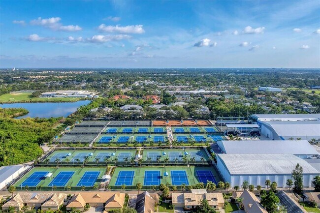 Building Photo - 5425 46th Ct W