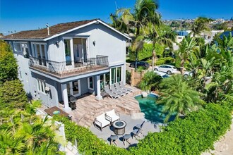 Building Photo - Luxury Bird Rock Retreat | 3BR Oasis w/ Po...