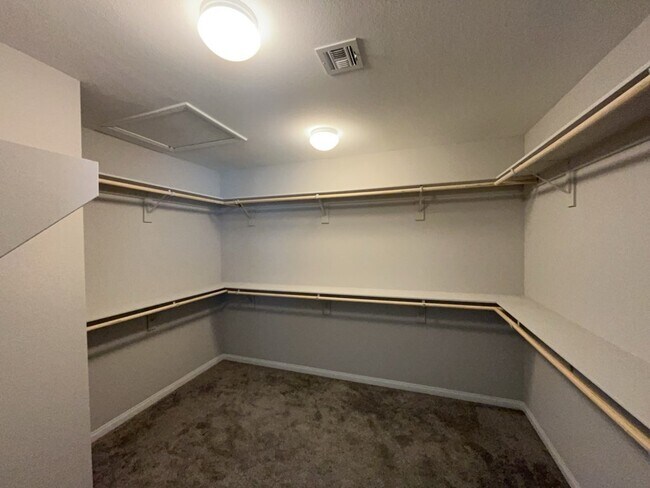 Building Photo - 2122 Bethesda Fountain Rd