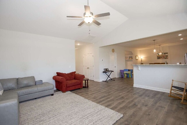 Building Photo - "Spacious 4-Bedroom Gem with 3 Full Baths - 2344 Sq Ft of Comfort on Stackhouse Drive!"