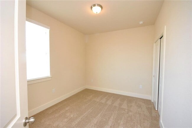 Building Photo - 2222 Creekside Ln
