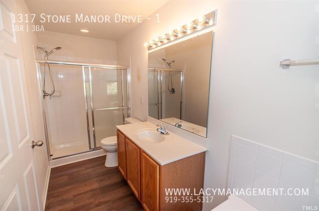 Building Photo - 1317 Stone Manor Dr