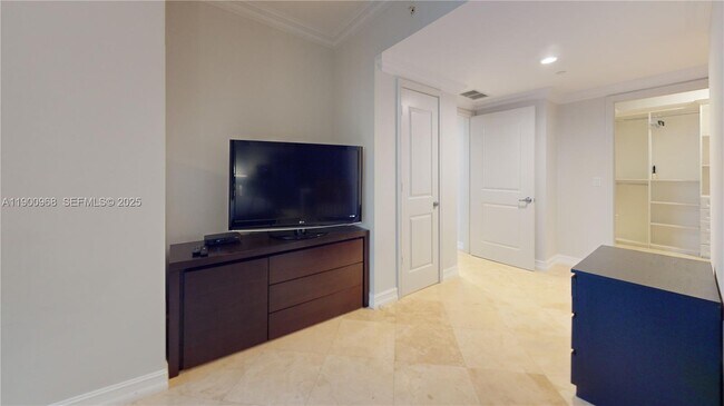 Building Photo - 3101 S Ocean Dr