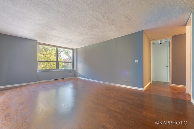 Building Photo - 720 W Gordon Terrace