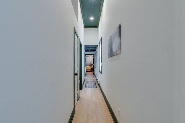 Building Photo - 843 Lane Ave
