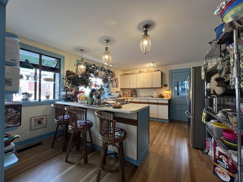 Building Photo - 5101 Grand Ave