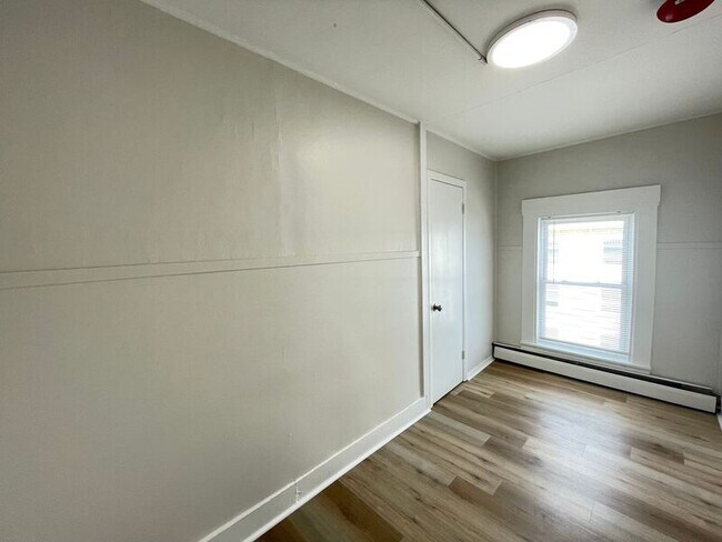 Building Photo - 49 Pennacook St