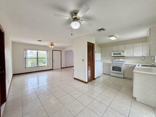 Building Photo - 714 Caribou Dr