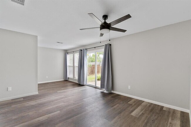 Building Photo - 701 Ramble Ln