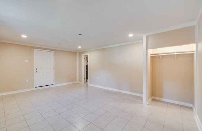 Building Photo - 810 Roosevelt St