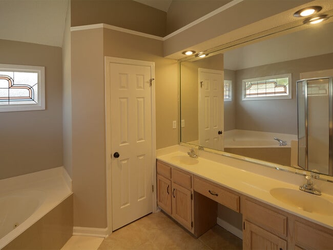 Building Photo - 4 Bed, 2 Bath in Cordova near Walnut Grove