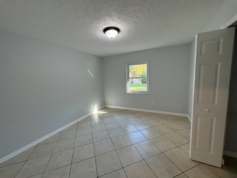 Building Photo - 1812 Quail Trail