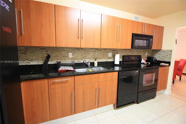 Building Photo - 3001 S Ocean Dr