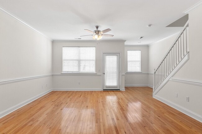 Building Photo - Beautiful Updated Townhouse located in Iredell County! 2BR/2.5BA Garage