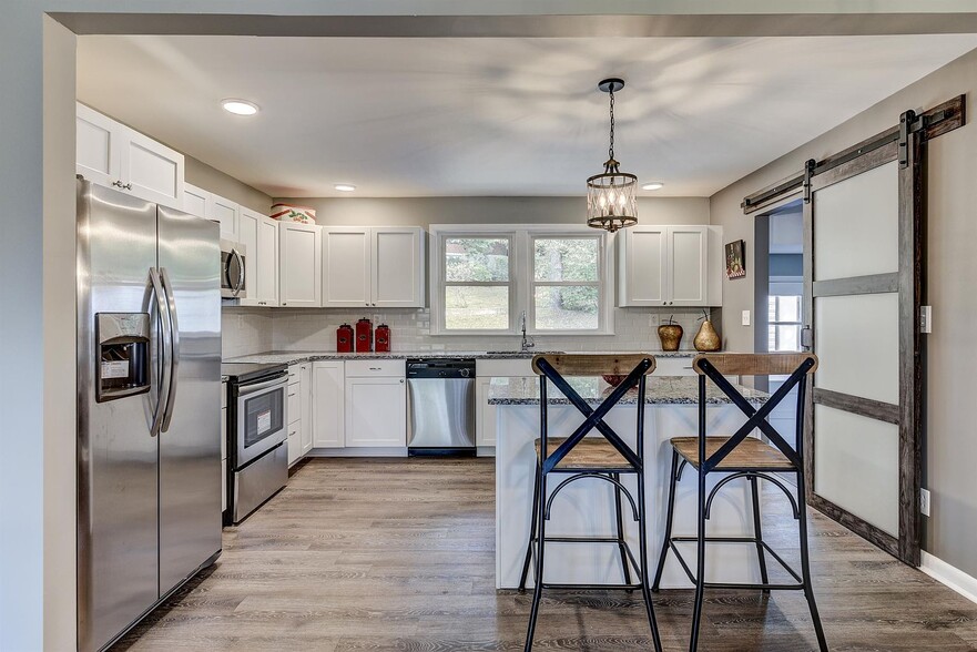 Building Photo - 2322 Cabin Hill Rd