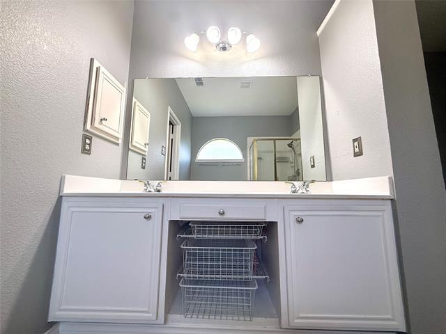 Building Photo - 4000 Juniper Ct