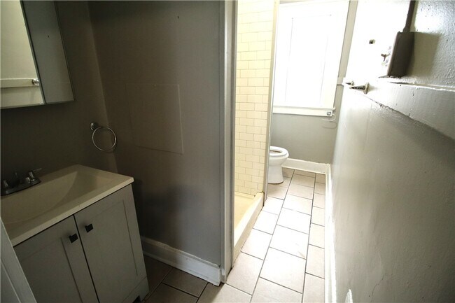 Building Photo - 101 Superior St