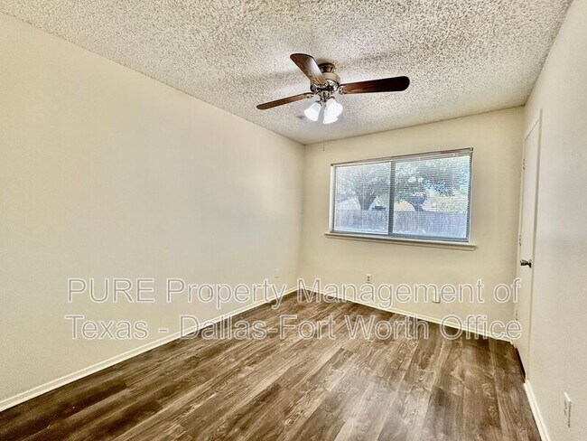 Building Photo - 2626 Bennington Ct
