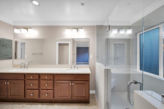 Building Photo - 10509 Hollingsworth Way