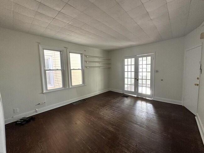 Building Photo - 210 Norway Ave