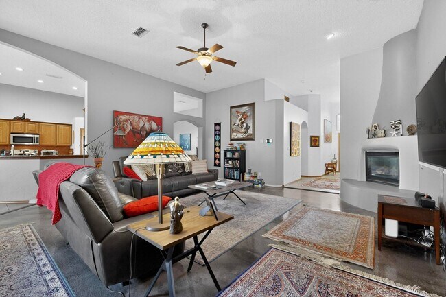 Building Photo - NW Executive Living 3/BD 2.5/BA 3/CG