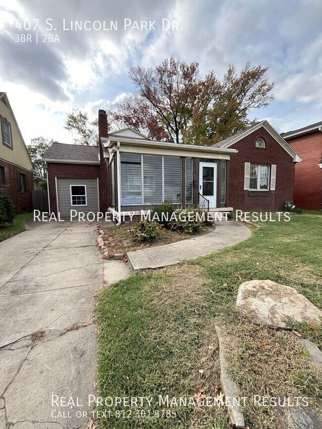 Primary Photo - 3 Bedroom, 2 Bathroom East Side