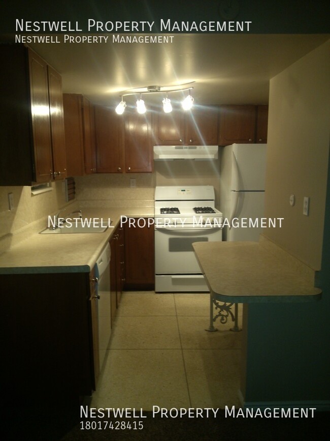 Building Photo - Charming Studio Apartment in Holladay!