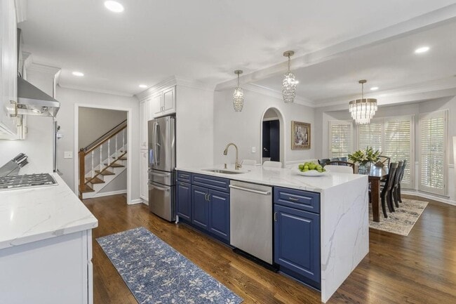 Building Photo - 97 Huntington Rd NE