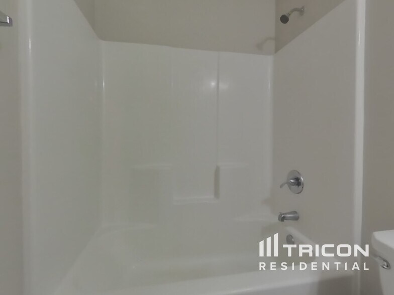 Building Photo - 232 Bethany Manor Ct