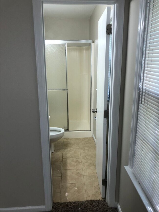 Building Photo - Wonderfully updated 3 bedroom 2 bath ranch...
