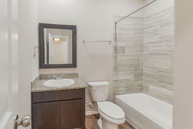 Building Photo - 15633 Sycamore Dr