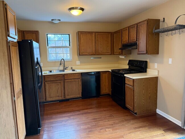 Building Photo - 3496 Burbank Dr