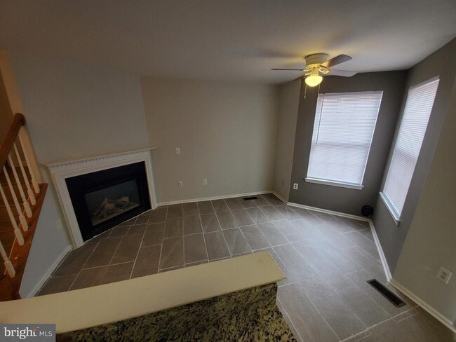 Building Photo - 3344 Vineland Pl