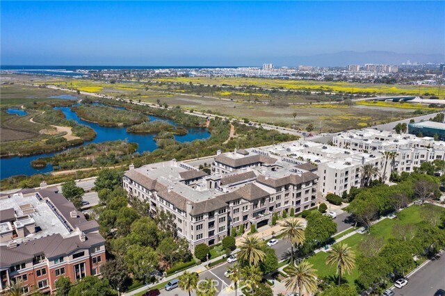Building Photo - 6001 Crescent Park E
