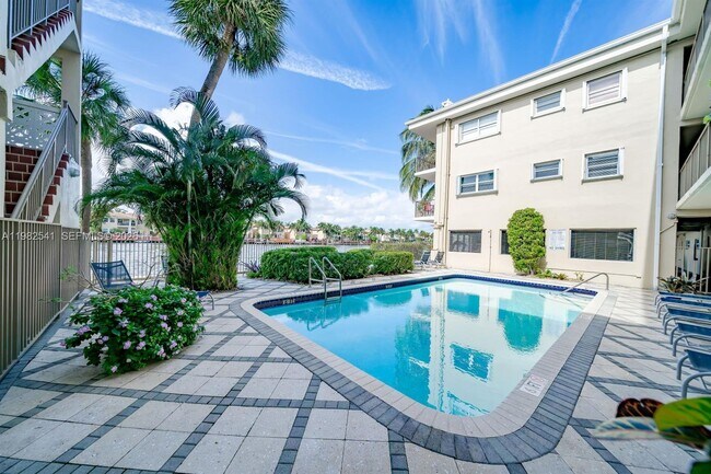 Building Photo - 2600 S Ocean Dr