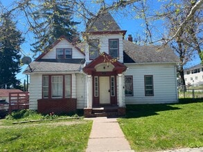 Building Photo - 322 College Ave