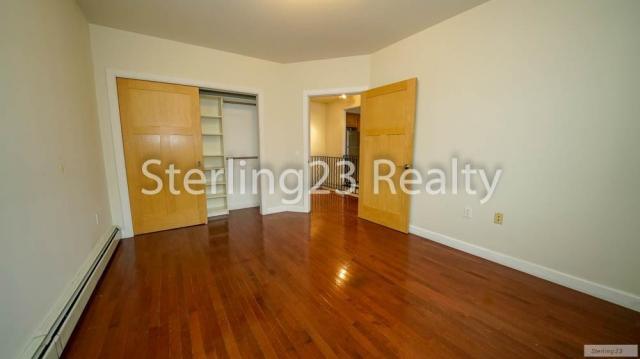 Building Photo - 2 bedroom in Astoria NY 11106