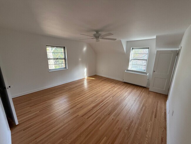 Building Photo - Two Bedroom Duplex Located Just Blocks from Downtown - No Students Permitted