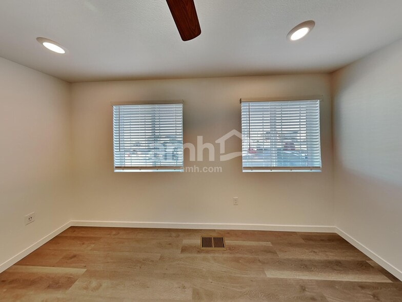 Building Photo - 26186 E Calhoun Pl