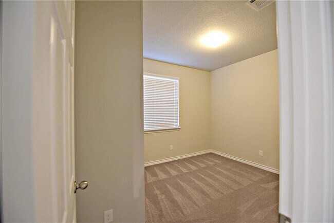 Building Photo - 544 John Muir Trl