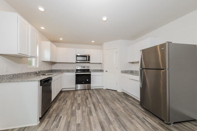 Building Photo - 6386 Century Ln