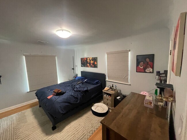 Building Photo - Super comfortable 2-bedroom, 2-bath home in Long Beach