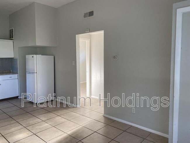 Building Photo - 1041 Neville Ave