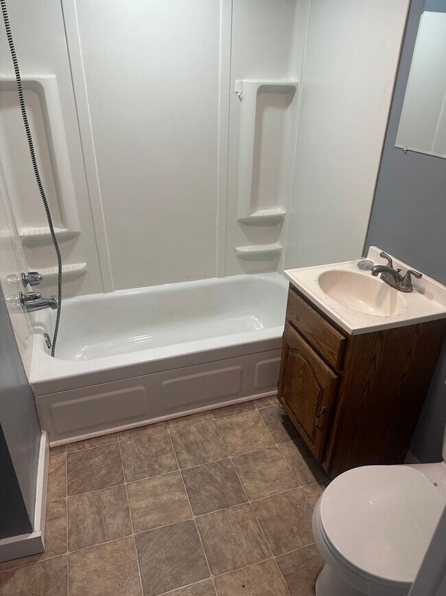 Building Photo - 208 McKinley St