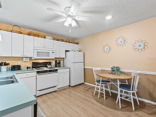 Building Photo - 2863 Barboza Dr