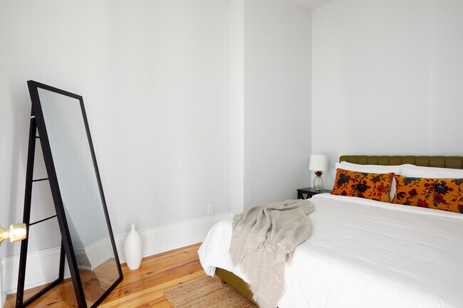 Building Photo - 4856 Magazine St