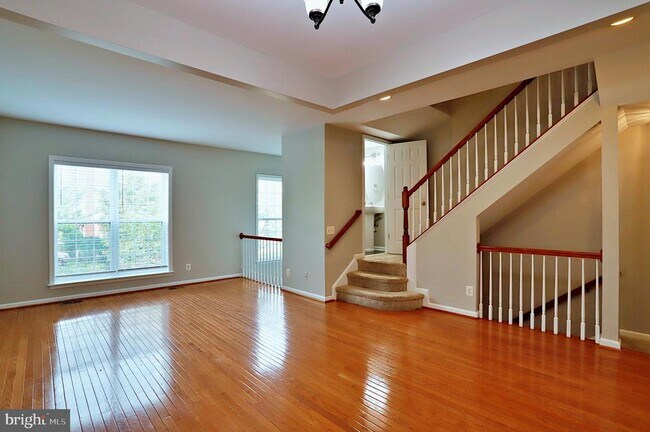 Building Photo - 8239 Singleleaf Ln