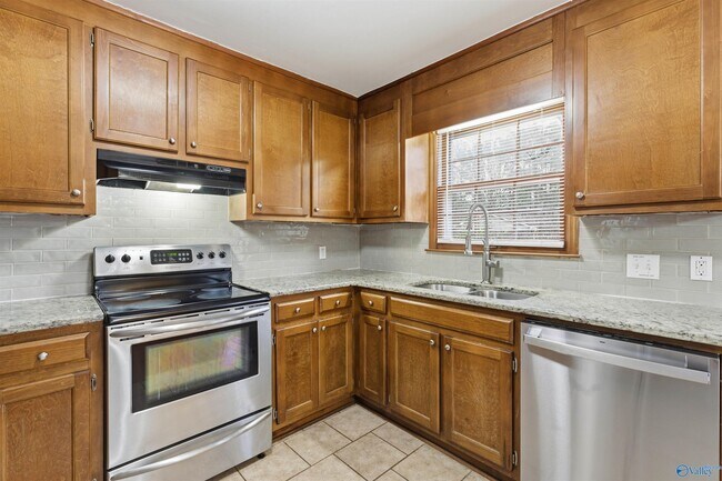 Building Photo - 121 Grayson Ave