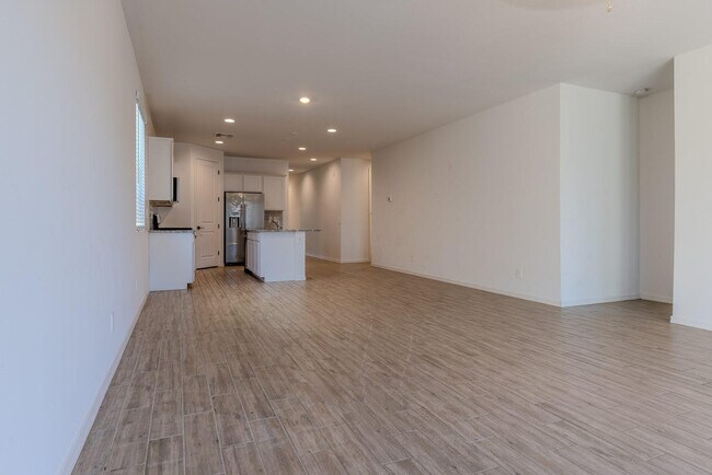 Building Photo - 11248 E Unger Ave