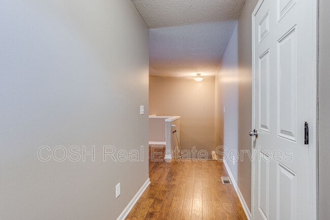 Building Photo - 1054 E Karla Ct